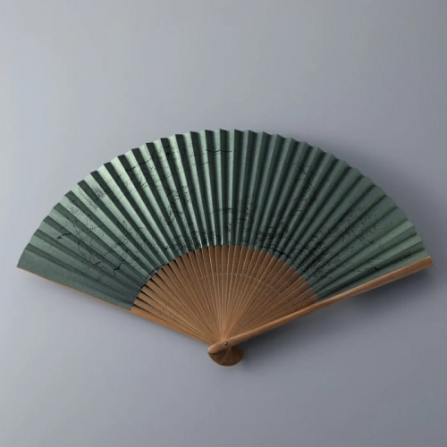 【L-573】鈴木扇子店 鳥獣戯画うるし画緑地（スス骨） 7.5寸(約22.5cm) ［高島屋選定品］ 1170598 - 滋賀県高島市