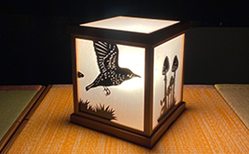【笹木木工×早川鉄兵】切り絵のあんどん（小鳥） インテリア 工芸品 行燈 電源コード付き  125580 - 滋賀県米原市