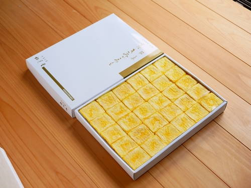 （冷蔵）宇陀　きみごろも　３０個／銘菓　老舗　きみごろも本舗　松月堂　手作り　和菓子　新鮮卵　お土産　お取り寄せ 128643 - 奈良県宇陀市