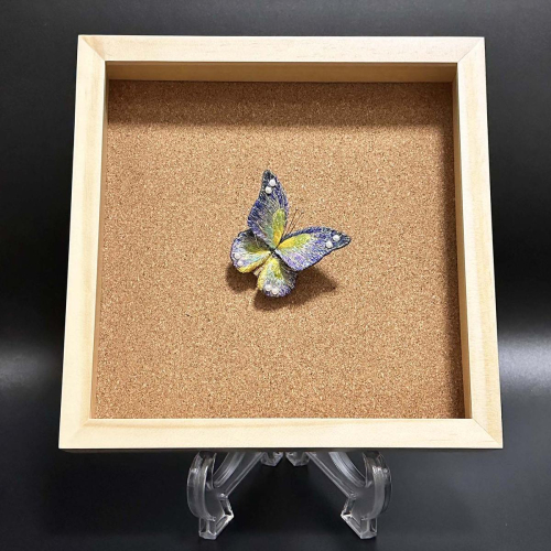 立体刺繍の蝶（パープルグリーン蝶） 1305856 - 千葉県船橋市