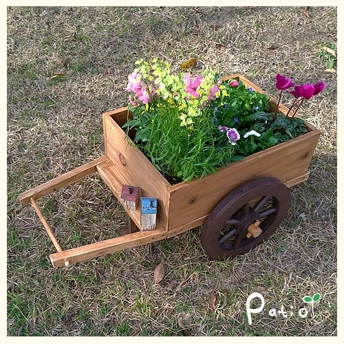 荷車のプランターオブジェ［161P09］ 2089458 - 愛知県小牧市