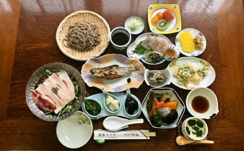 多摩川源流の宿で一泊(二食付き)　かどや旅館【tab0218】