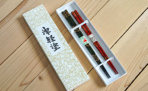 津軽塗　夫婦箸セット・唐塗 黒上・白口赤上 工芸品 お箸 伝統技術  468747 - 青森県鶴田町